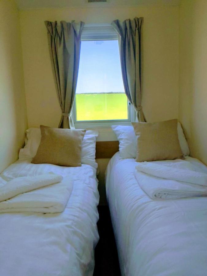 4 Berth Couples And Family Caravan In Beautiful Newquay Bay Resort Εξωτερικό φωτογραφία